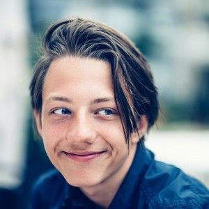 Meet your Posher, Raye